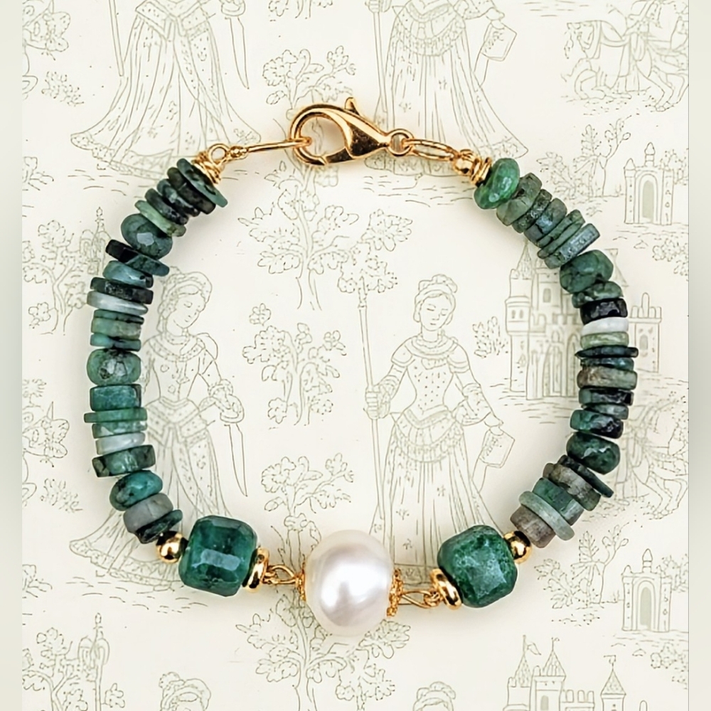 Natural Emerald Chips & Beads W/Large Natural Baroque Pearl Center Bracelet
